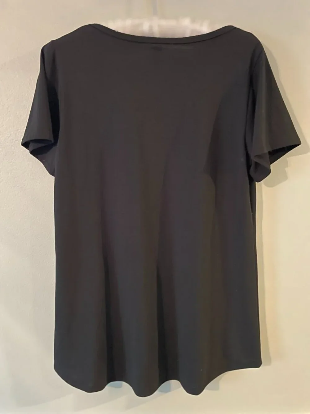LuLaRoe Black Short Sleeved Shirt Size Medium Soft and Longer in Back - Picture 3 of 5